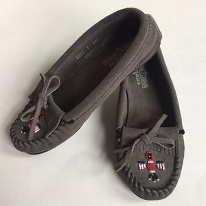 Minnetonka Thunderbird II Grey Beaded Moccasins